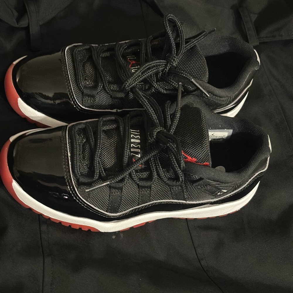 Jordan 11 Retro Low Bred